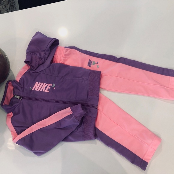 nike tracksuit 3t